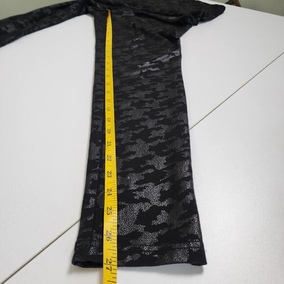 Chicos Zenergy Womens So Slimming Leggings Size Medium Black Houndstooth Foil - Picture 12 of 12